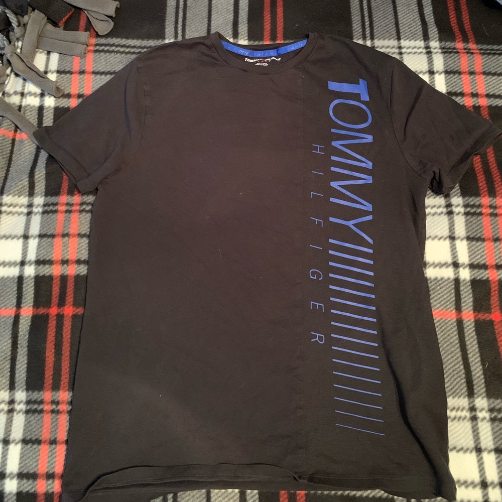 Tommy Hilfiger Sport T-shirt (featuring a puppy)